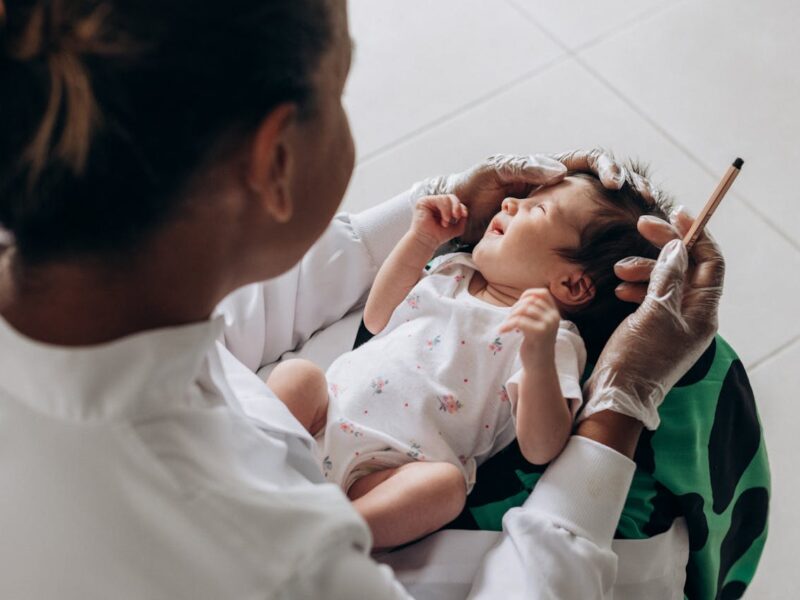 Bringing home a newborn in Bacolod? This guide covers essential newborn care tips, from breastfeeding and cord care to recognizing jaundice and finding local parent support. Get expert advice for the first few weeks.