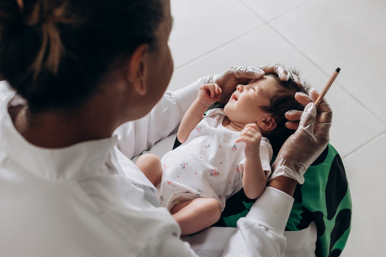 Bringing home a newborn in Bacolod? This guide covers essential newborn care tips, from breastfeeding and cord care to recognizing jaundice and finding local parent support. Get expert advice for the first few weeks.