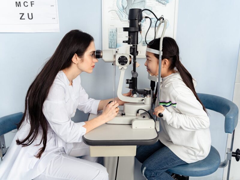 As parents in Bacolod, it's important to be aware of the signs and symptoms of vision problems in children and know when to seek professional eye care. This guide will help you understand common vision issues and provide practical advice on recognizing potential problems.